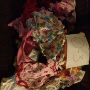 Girl clothes sizes 0-3 3-6 6-9 12
